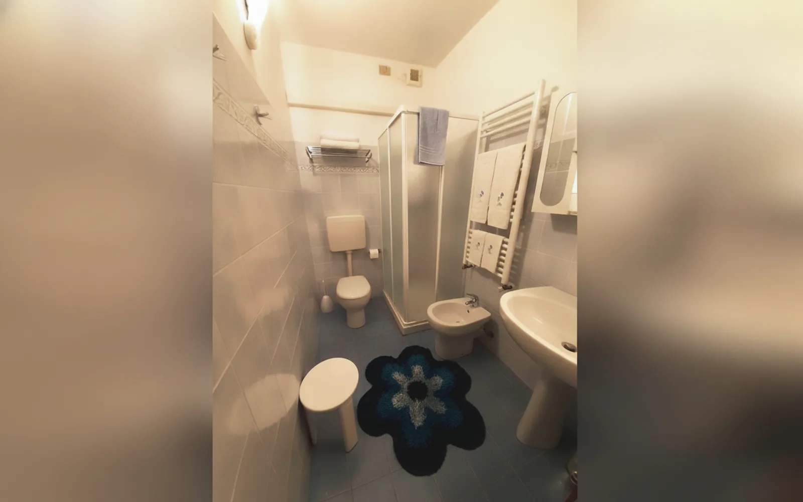 Camera con bagno privato — Hotel Alba, Torino (Piemonte) (foto 107)