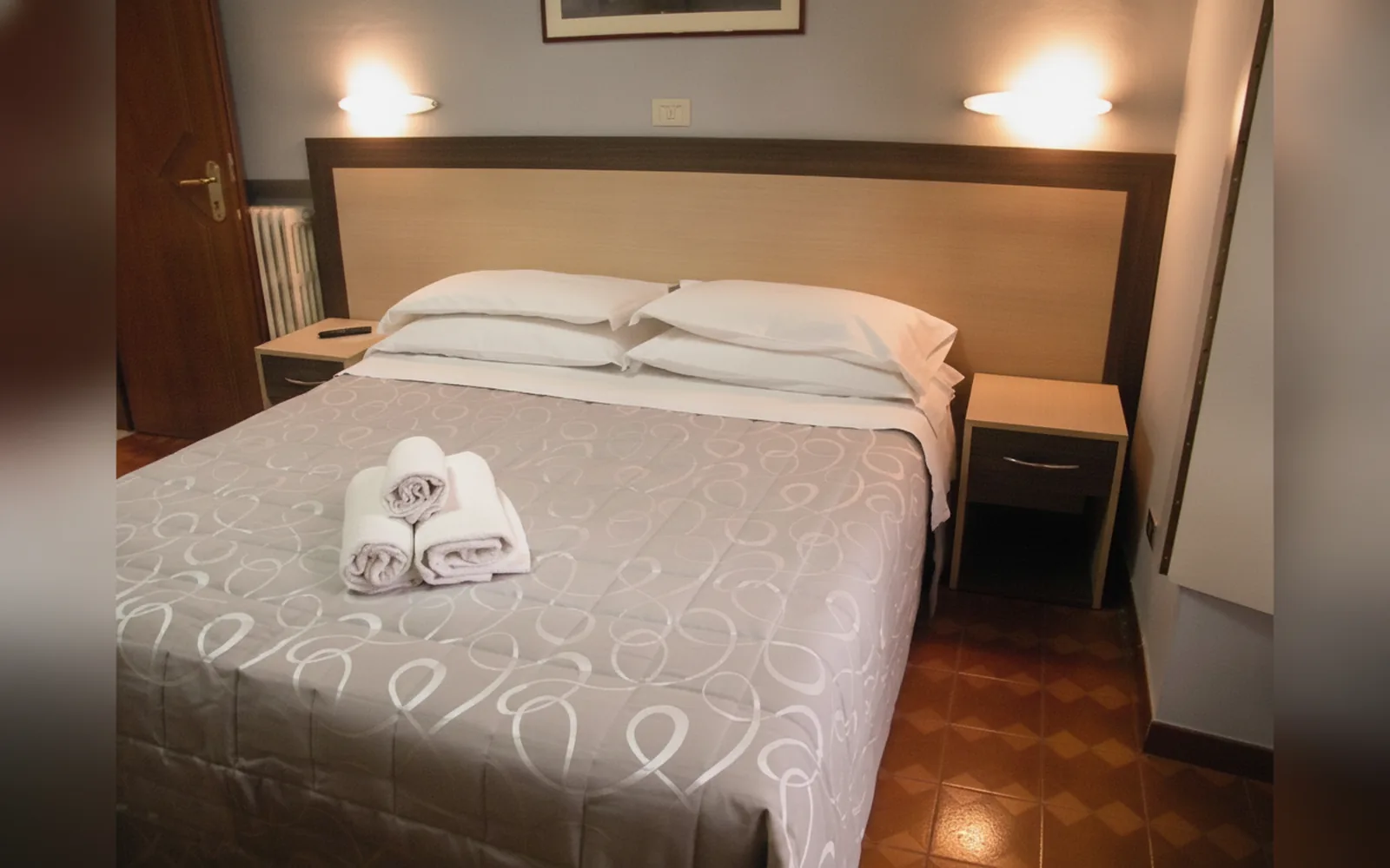 Camera con bagno privato — Hotel Alba, Torino (Piemonte) (foto 26)