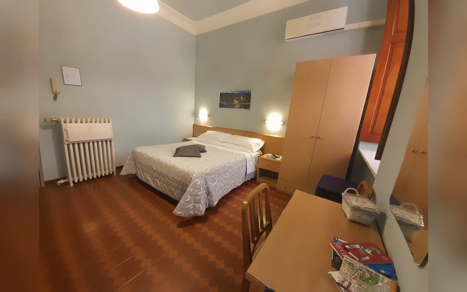 Camera con bagno privato — Hotel Alba, Torino (Piemonte) (foto 32)