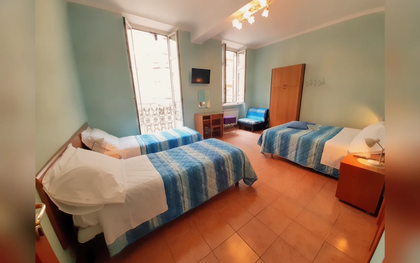 Camera con bagno privato — Hotel Alba, Torino (Piemonte) (foto 54)