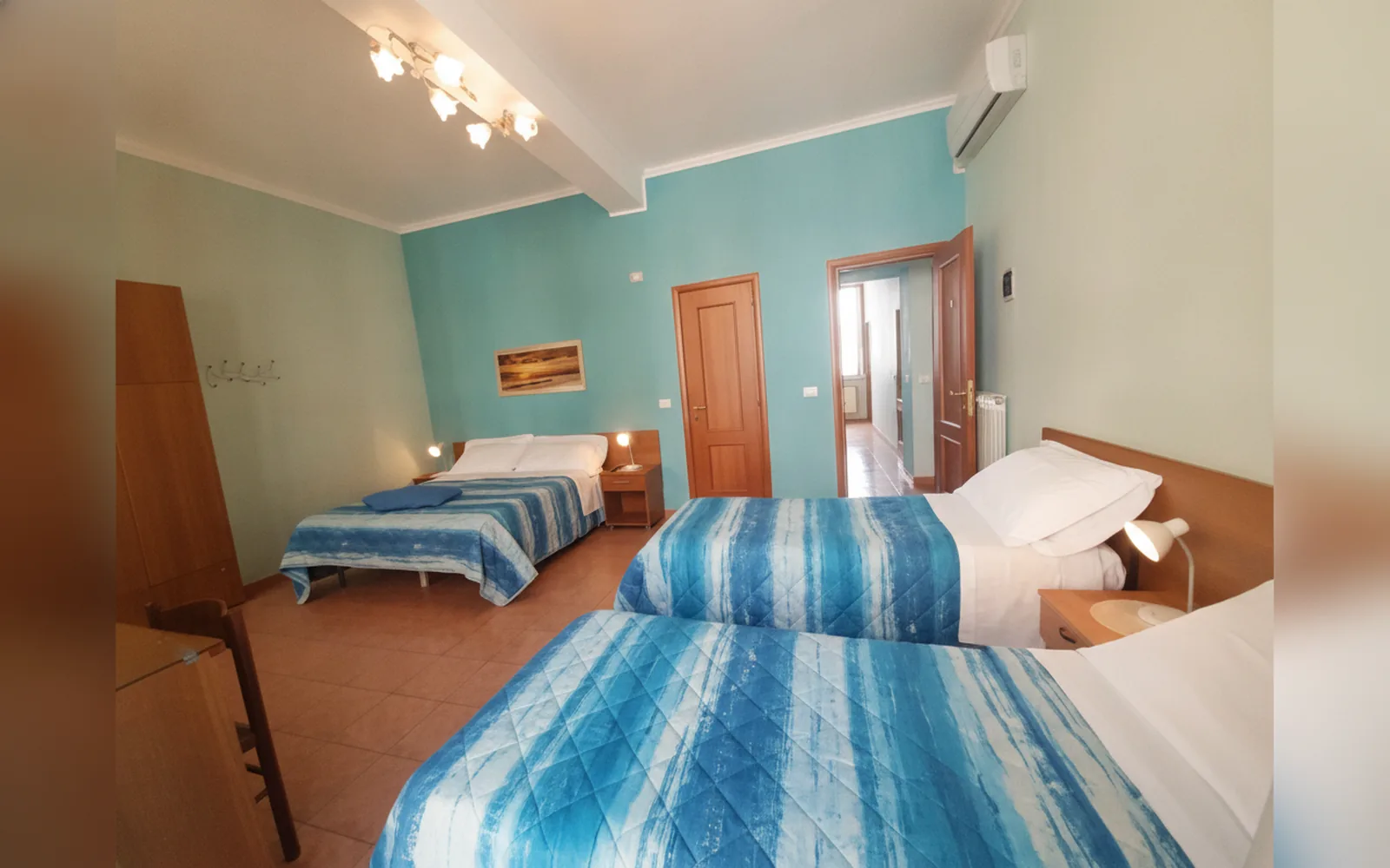 Camera con bagno privato — Hotel Alba, Torino (Piemonte) (foto 57)